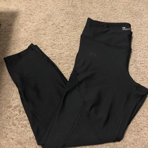 SIZE MEDIUM BLACK UNDER ARMOUR
